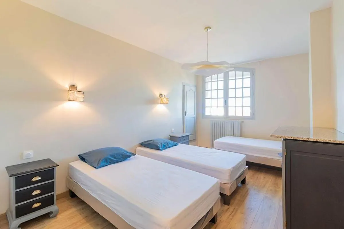 Holiday home Charmante Maison Sur Marseille