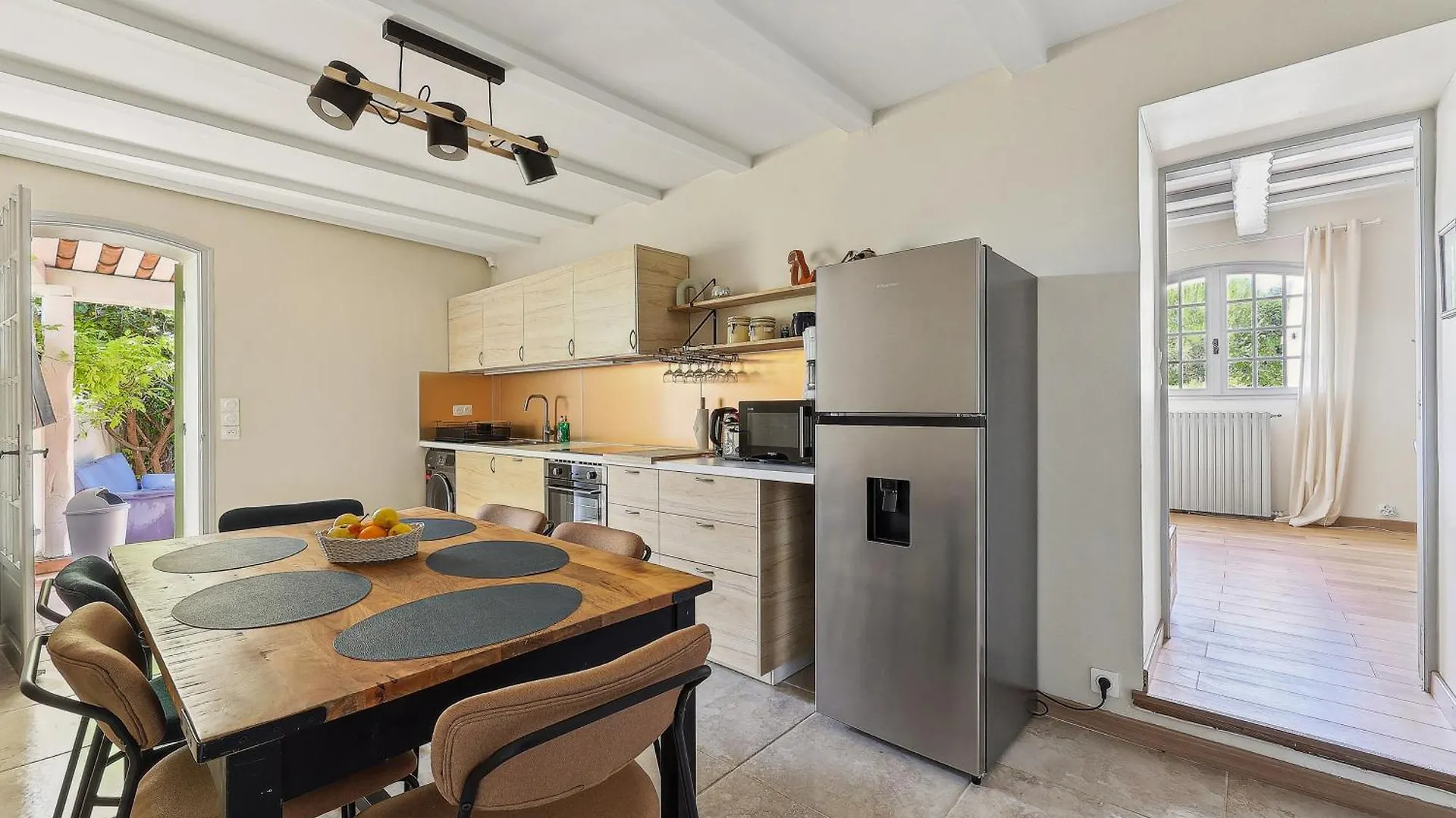 Holiday home Charmante Maison Sur Marseille